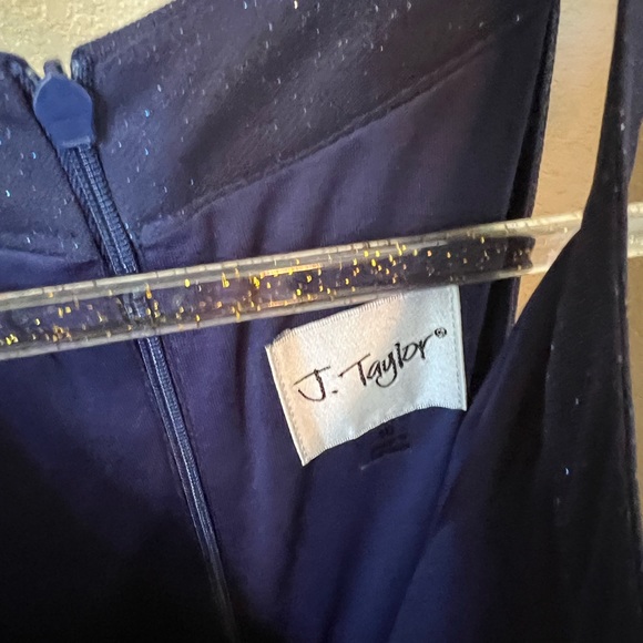 NWT Sparkly Blue Formal or Semi Formal Dress Size 10 - Picture 6 of 10